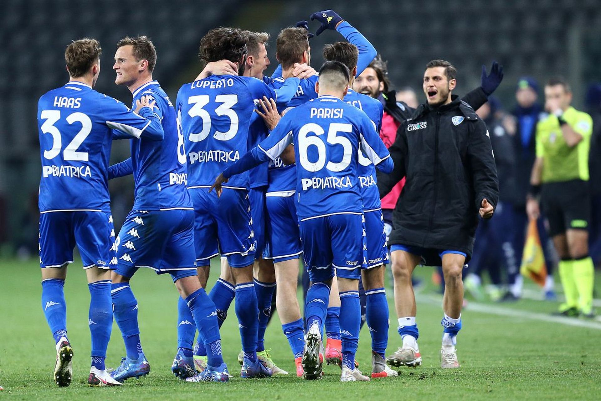 乒乓球和游 乒乓球和游